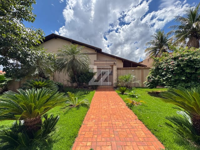 Casa com 400m² 4 quartos e 7 banheiros, à venda, no bairro Jardim Itaipú em Dourados
