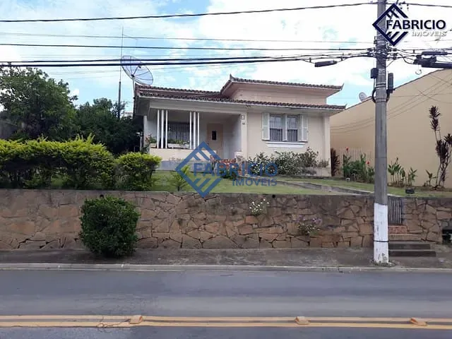 Casa com 575m² 3 quartos e 2 banheiros, à venda, no bairro Centro em Vinhedo