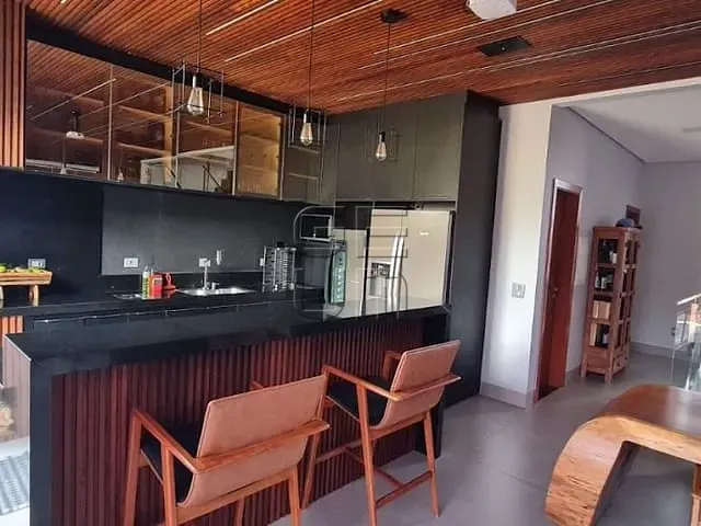 Casa com 267m² 3 quartos e 3 banheiros, à venda, no bairro Conjunto Habitacional Alexandre Urbanas em Londrina