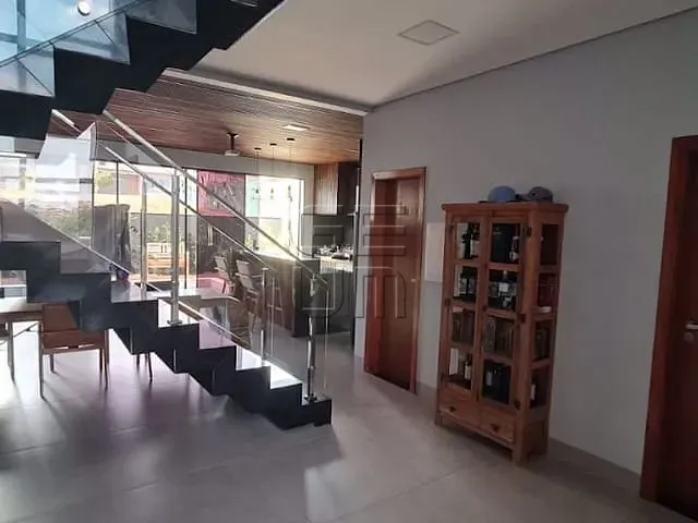 Casa com 267m² 3 quartos e 3 banheiros, à venda, no bairro Conjunto Habitacional Alexandre Urbanas em Londrina