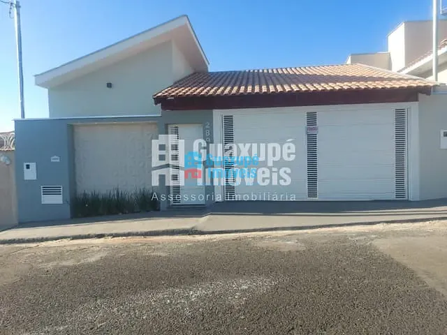 Casa com 180m² 3 quartos e 2 banheiros, à venda, no bairro Novo Horizonte em GUAXUPÉ