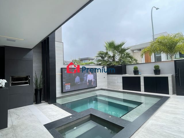 Casa 5 quartos e 7 banheiros, à venda, no bairro Vargem Grande em Rio de Janeiro