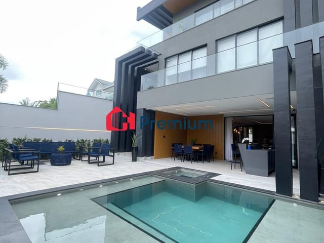 Casa 5 quartos e 7 banheiros, à venda, no bairro Vargem Grande em Rio de Janeiro