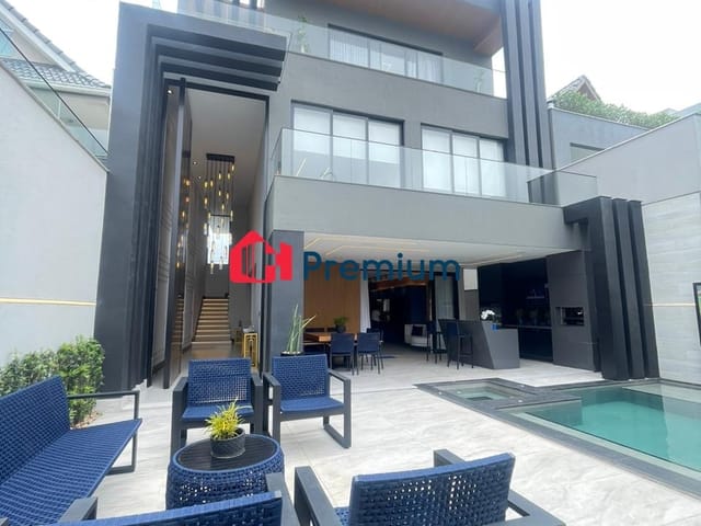 Casa 5 quartos e 7 banheiros, à venda, no bairro Vargem Grande em Rio de Janeiro