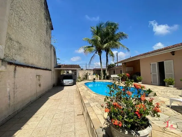 Casa 3 quartos e 2 banheiros, à venda, no bairro Cibratel II em Itanhaém