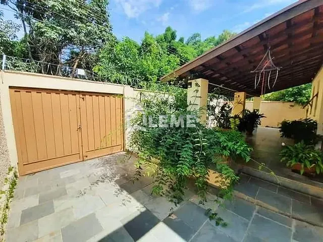 Casa com 468m² 4 quartos e 3 banheiros, à venda, no bairro Jardim Chico Piscina em Mococa