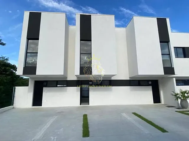Casa 2 quartos e 3 banheiros, à venda, no bairro Rio Pequeno em Camboriú