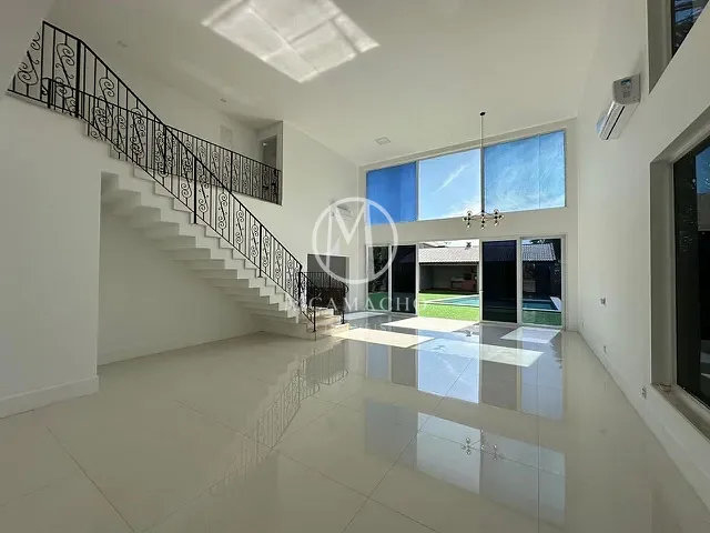 Casa 5 quartos e 6 banheiros, para alugar, no bairro Barra da Tijuca em Rio de Janeiro