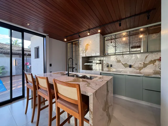Casa com 435m² 4 quartos e 5 banheiros, à venda, no bairro Cidade Vera Cruz em Aparecida de Goiânia