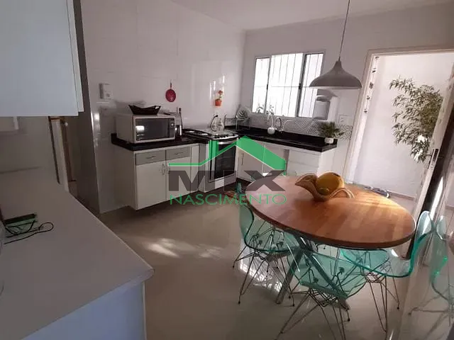 Casa com 121m² 3 quartos e 1 banheiro, à venda, no bairro Taboão em São Bernardo do Campo