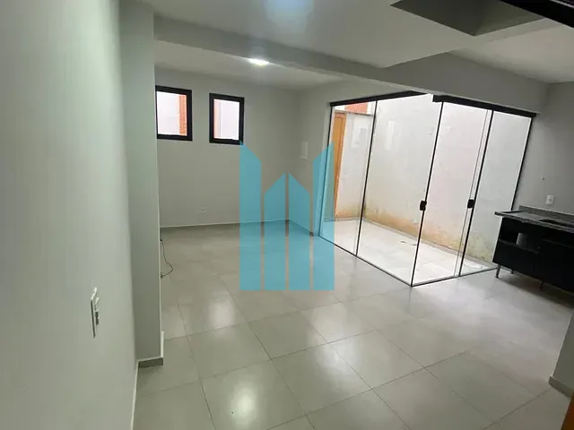Casa 2 quartos e 2 banheiros, à venda, no bairro Residencial Belvedere em Poços de Caldas