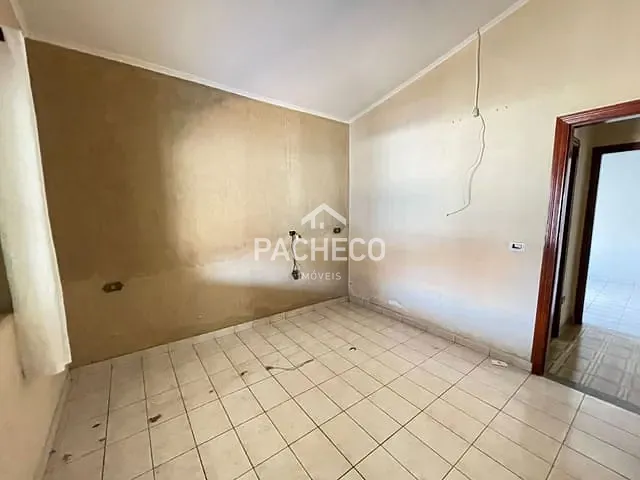 Casa com 300m² 2 quartos e 1 banheiro, à venda, no bairro Loteamento Industrial em Santa Bárbara d'Oeste
