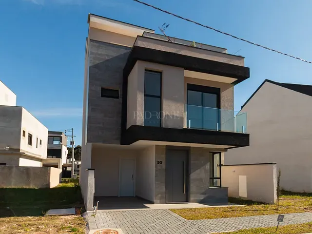 Casa 3 quartos e 5 banheiros, à venda, no bairro Santa Cândida em Curitiba