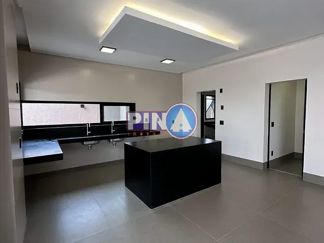 Casa 4 quartos e 5 banheiros, à venda, no bairro Jardins França em Goiânia
