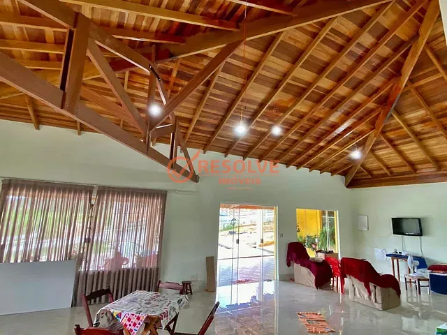 Casa com 1290m² 4 quartos e 5 banheiros, à venda, no bairro Fukushima em Guararema