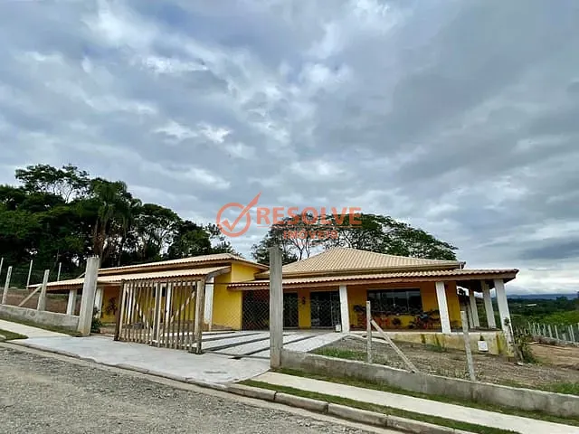 Casa com 1290m² 4 quartos e 5 banheiros, à venda, no bairro Fukushima em Guararema