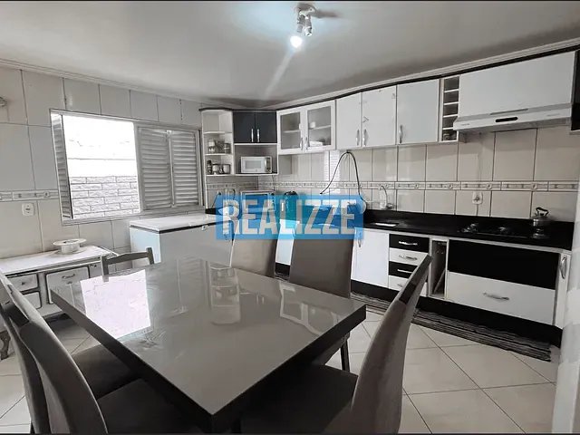 Casa com 504m² 3 quartos e 2 banheiros, à venda, no bairro Colina em Marau