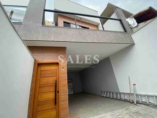 Casa com 300m² 3 quartos e 2 banheiros, à venda, no bairro São Pedro  em Juiz de Fora