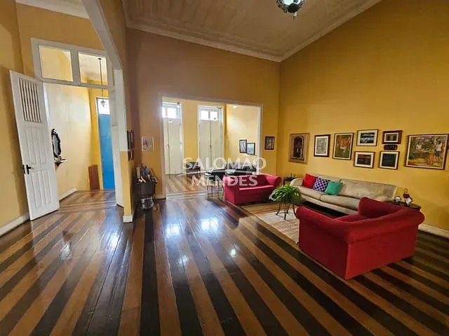 Casa 3 quartos e 4 banheiros, à venda, no bairro Cidade Velha em Belém