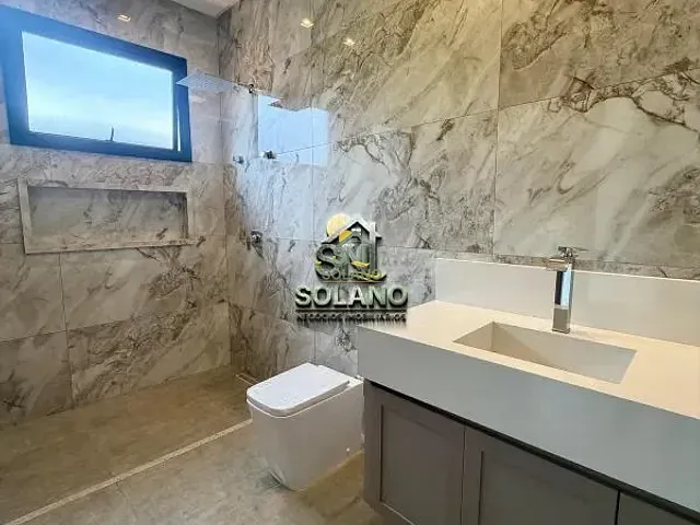 Casa com 250m² 4 quartos e 5 banheiros, à venda, no bairro Loteamento Portal do Sol I em Goiânia