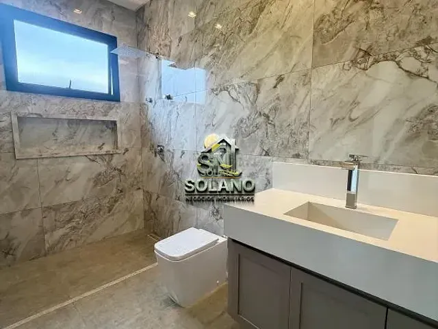 Casa com 250m² 4 quartos e 5 banheiros, à venda, no bairro Loteamento Portal do Sol I em Goiânia