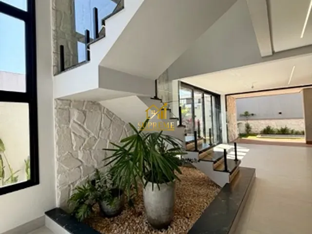 Casa 4 quartos e 6 banheiros, à venda, no bairro Jardins Capri em Senador Canedo