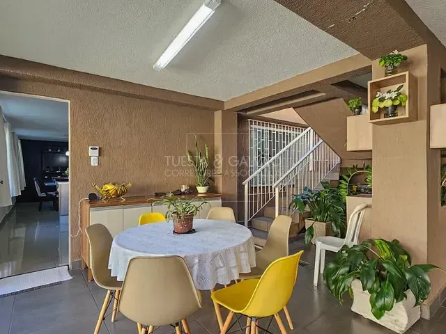 Casa com 239m² 3 quartos e 4 banheiros, à venda, no bairro Seminário em Curitiba