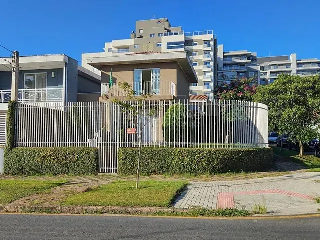 Casa com 239m² 3 quartos e 4 banheiros, à venda, no bairro Seminário em Curitiba