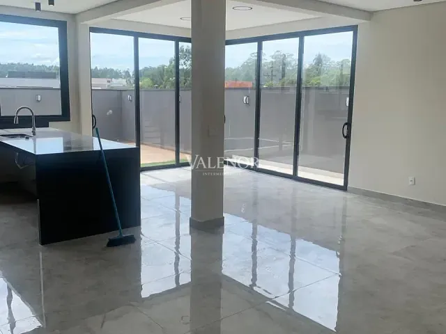 Casa com 300m² 3 quartos e 5 banheiros, à venda, no bairro São Venancio em Itupeva