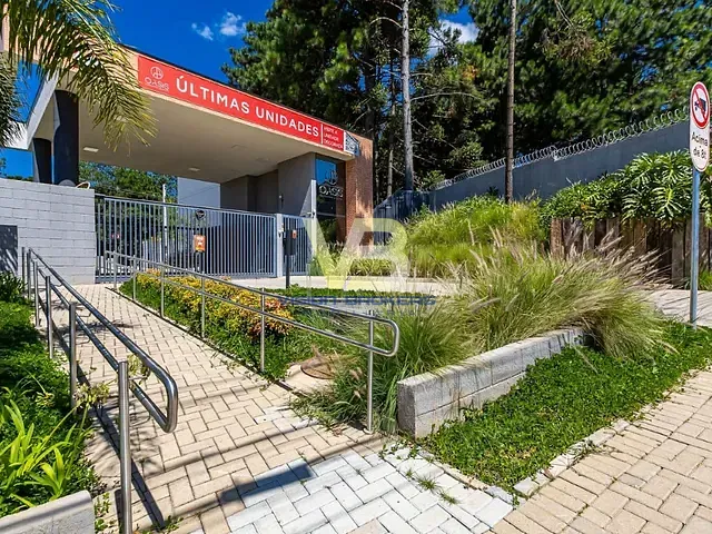 Casa com 139m² 3 quartos e 3 banheiros, à venda, no bairro Santa Cândida em Curitiba