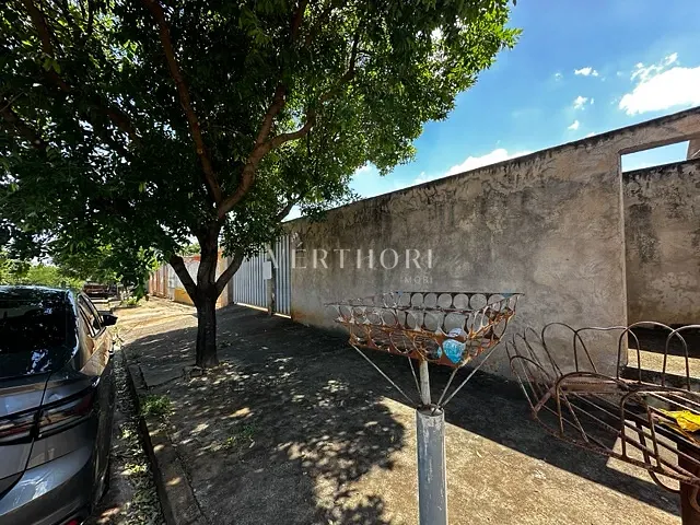 Casa 2 quartos e 1 banheiro, à venda, no bairro Jardim Indianápolis em Londrina