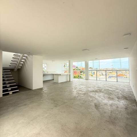 Casa com 300m² 3 quartos e 4 banheiros, à venda, no bairro Ogiva em Cabo Frio