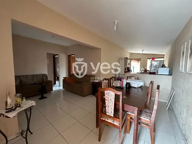 Casa com 240m² 4 quartos e 2 banheiros, à venda, no bairro Mangueira II em Araxá