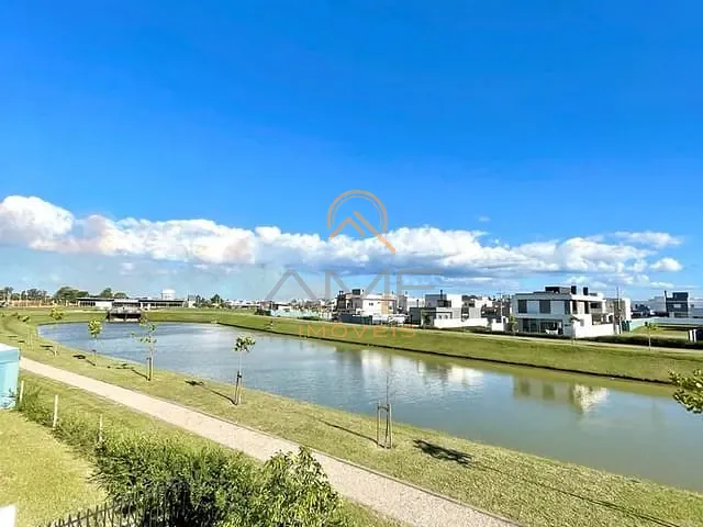 Casa com 442m² 3 quartos e 4 banheiros, à venda, no bairro Laranjal em Pelotas