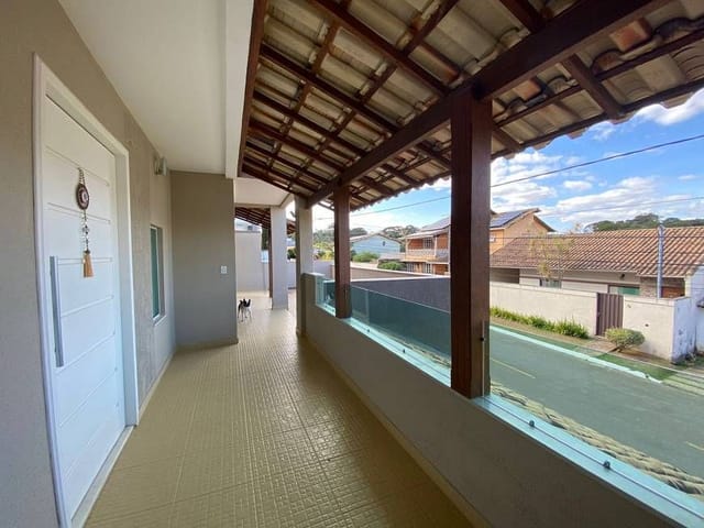 Casa 4 quartos e 3 banheiros, à venda, no bairro São Pedro em Juiz de Fora