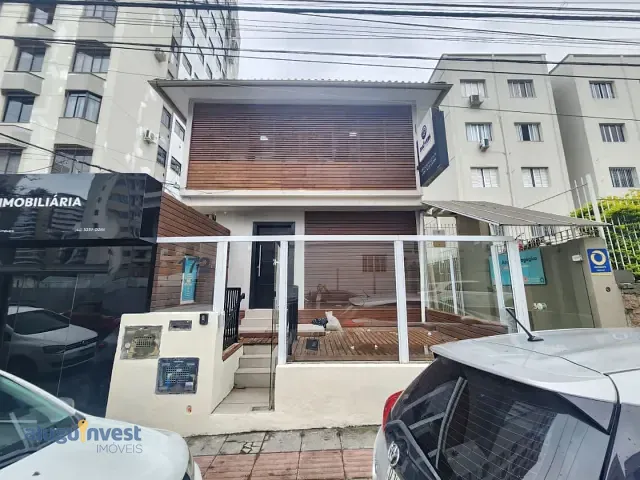 Casa com 300m², para alugar, no bairro Centro em Florianópolis