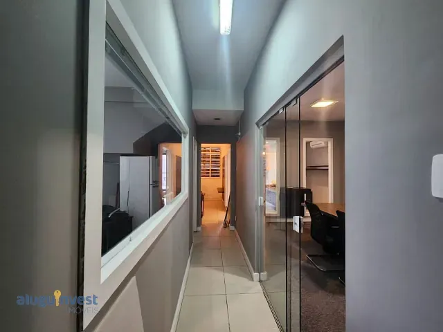 Casa com 300m², para alugar, no bairro Centro em Florianópolis
