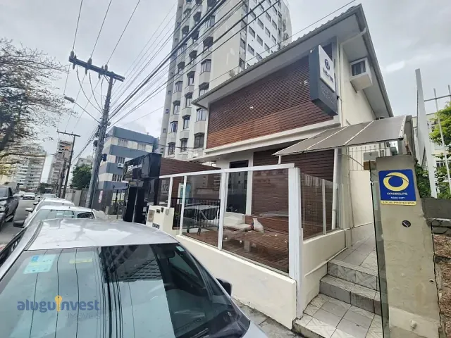 Casa com 300m², para alugar, no bairro Centro em Florianópolis
