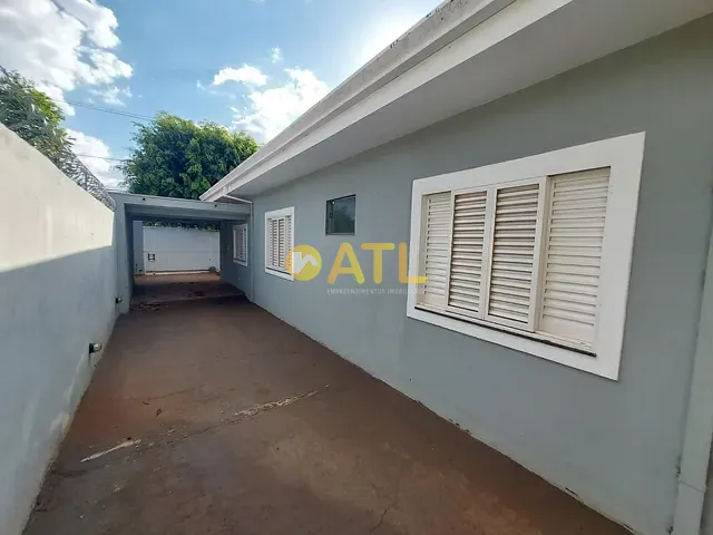 Casa com 400m² 4 quartos e 2 banheiros, à venda, no bairro Vila Margarida em Ourinhos