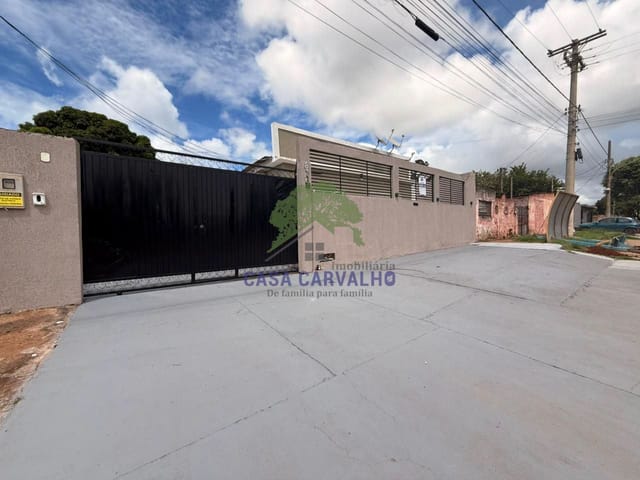 Casa com 453m² 4 quartos e 3 banheiros, à venda, no bairro Popular Velha em Corumbá