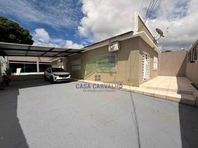 Casa com 453m² 4 quartos e 3 banheiros, à venda, no bairro Popular Velha em Corumbá