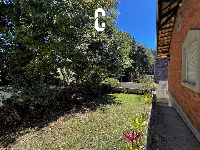 Casa com 250m² 3 quartos e 2 banheiros, à venda, no bairro Vila Jaguaribe em Campos Do Jordão