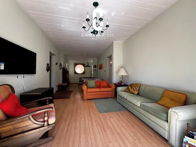 Casa com 250m² 3 quartos e 2 banheiros, à venda, no bairro Vila Jaguaribe em Campos Do Jordão