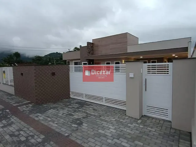 Casa com 460m² 3 quartos e 2 banheiros, à venda, no bairro CENTRO em Schroeder
