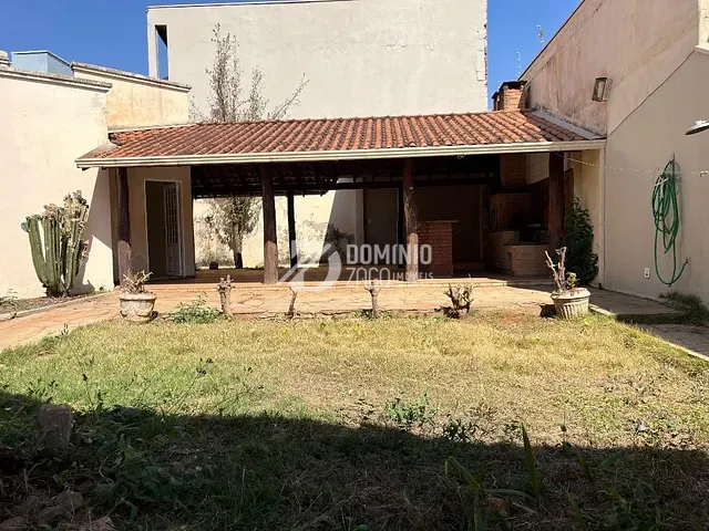 Casa com 436m² 3 quartos e 3 banheiros, à venda, no bairro Jardim São Bento em Uberaba