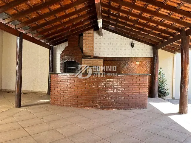Casa com 436m² 3 quartos e 3 banheiros, à venda, no bairro Jardim São Bento em Uberaba