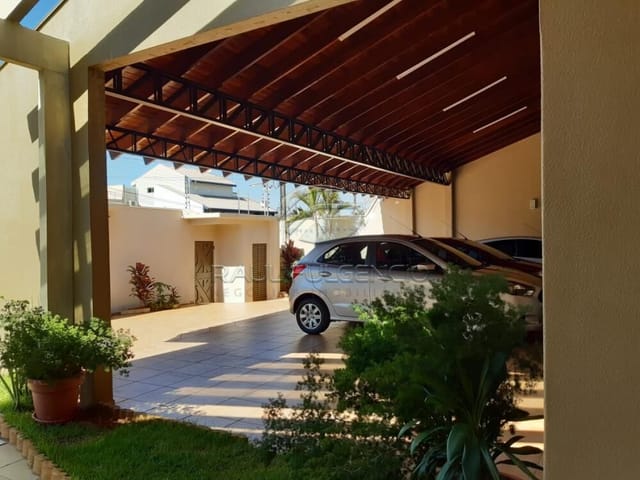 Casa com 1002m² 5 quartos e 7 banheiros, à venda, no bairro Terras de Santana II em Londrina