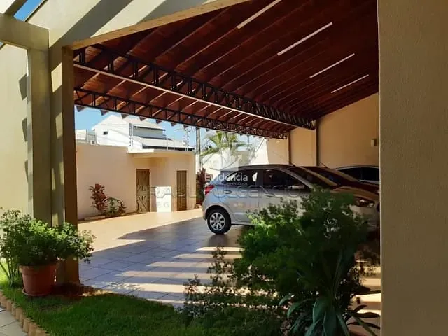 Casa com 1002m² 5 quartos e 7 banheiros, à venda, no bairro Terras de Santana II em Londrina