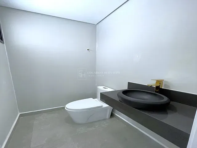Casa 3 quartos e 5 banheiros, à venda, no bairro Recanto Quarto Centenário em Jundiaí