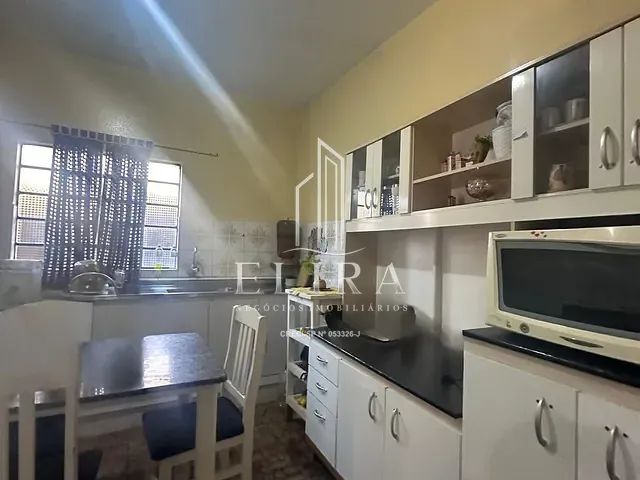 Casa com 300m² 3 quartos e 2 banheiros, à venda, no bairro Vila Dainese em Santa Bárbara D'Oeste